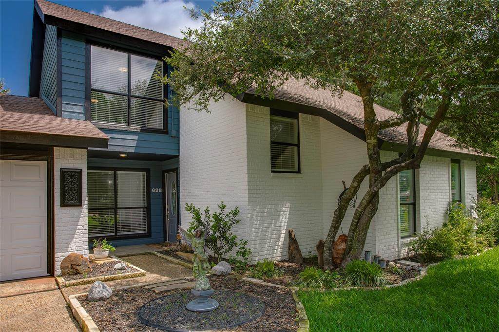 628 Walker Street - Photo 1