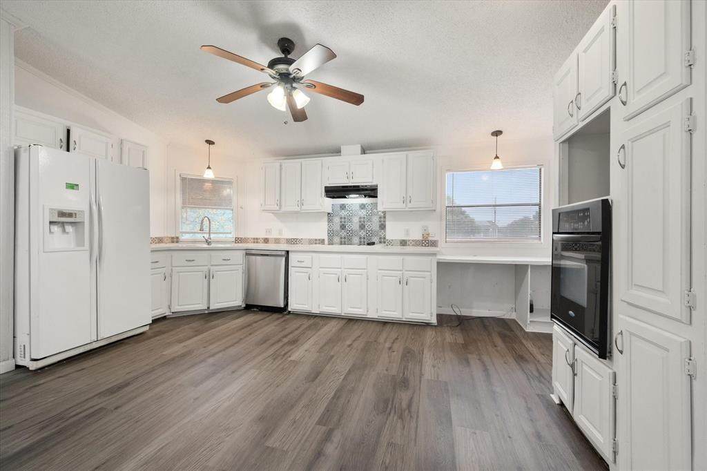 1308 Vinewood Drive - Photo 1
