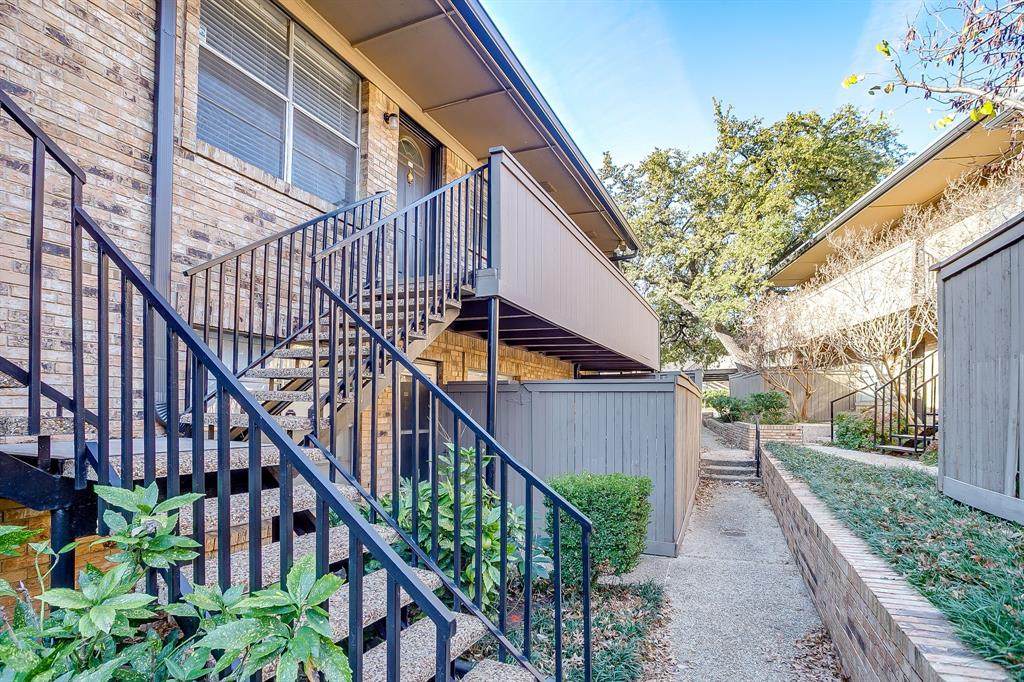 7929 Royal Lane - Photo 1