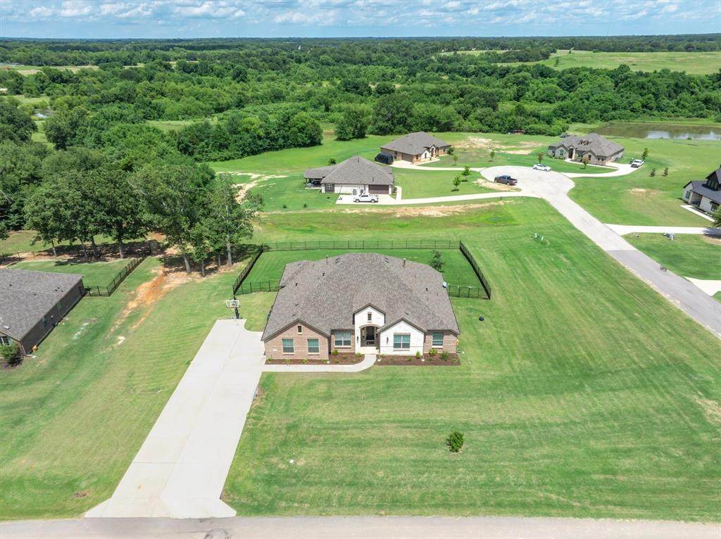 425 Private Road 7017 - Photo 1