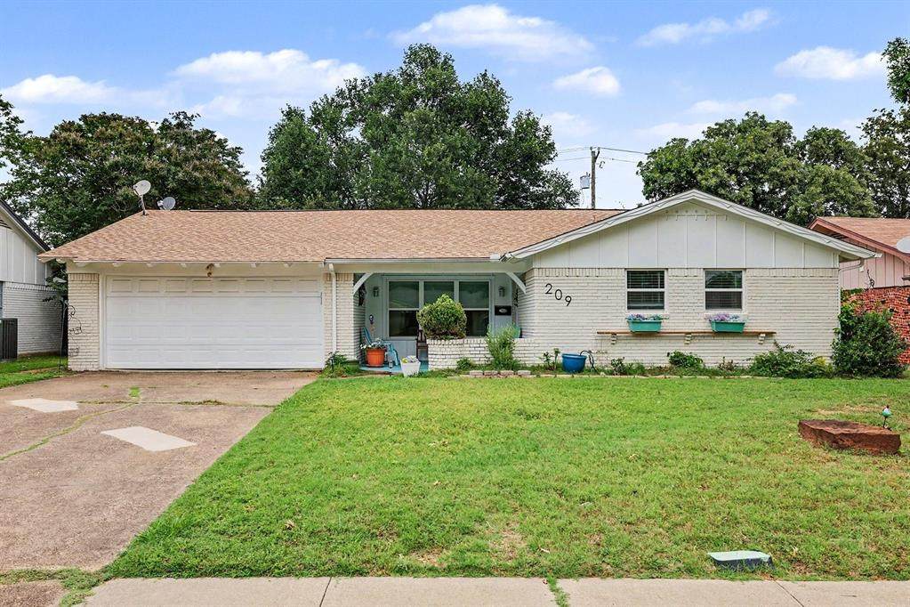 209 Linda Lane - Photo 1