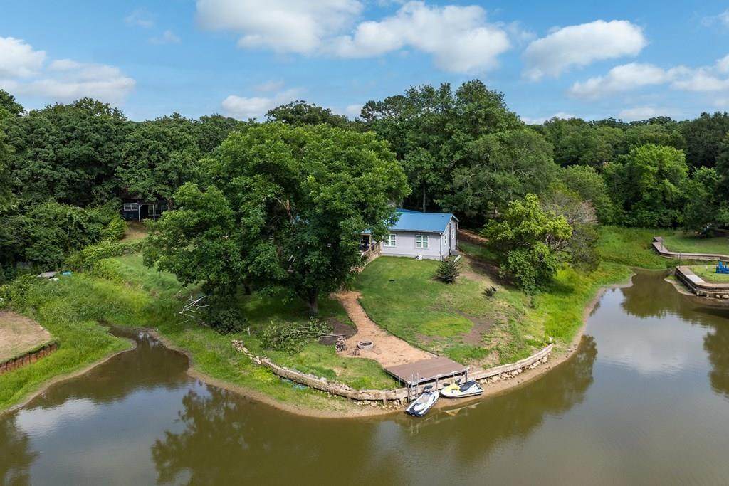 105 Tarno Lane - Photo 1