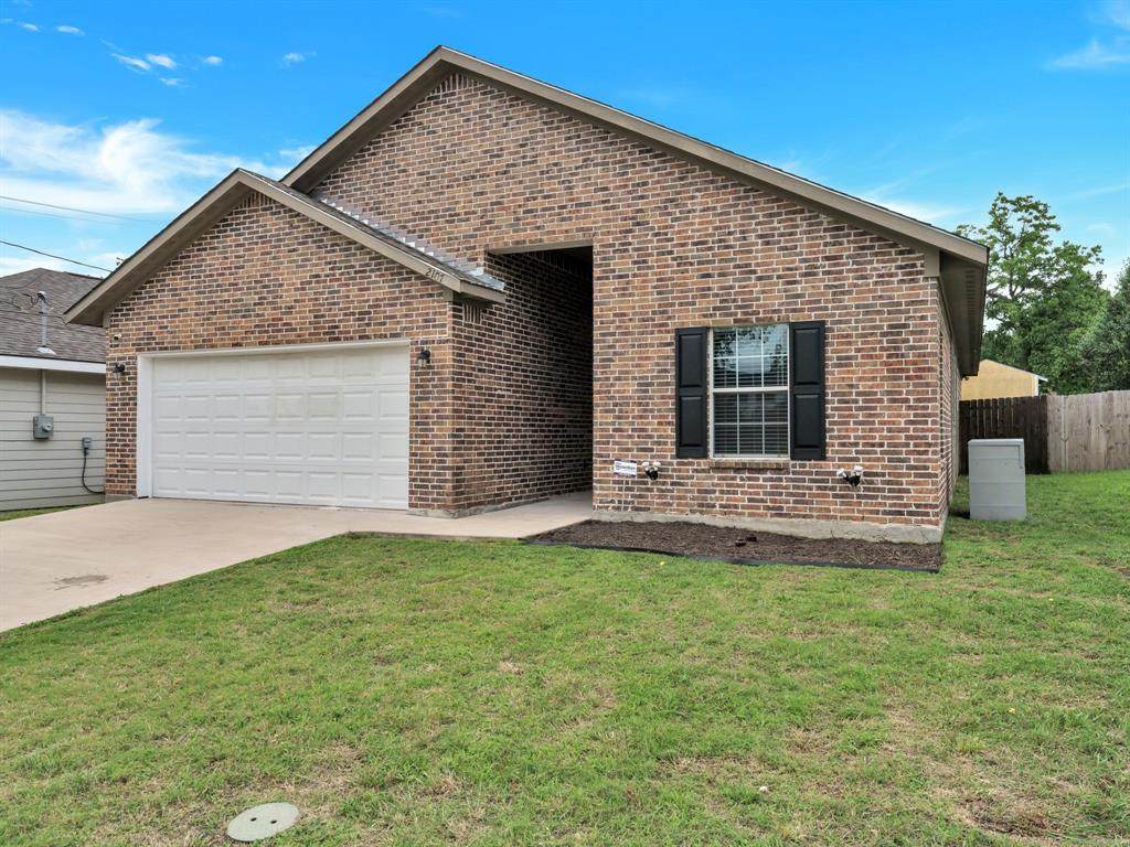 2107 Hemphill Street - Photo 1