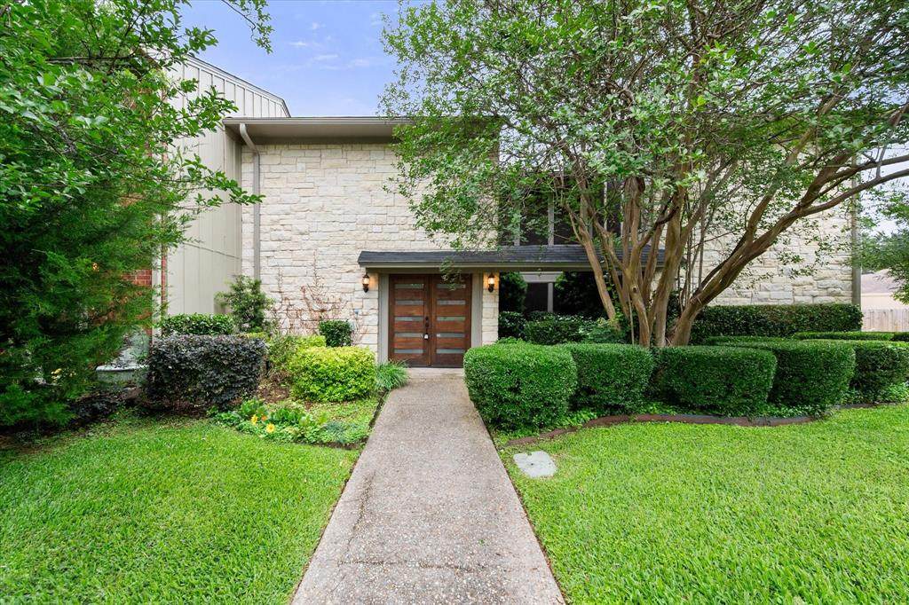 1235 Lexington Square - Photo 1