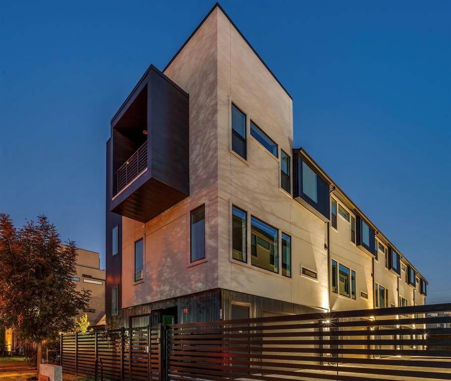 2900 Hawthorne Avenue - Photo 1