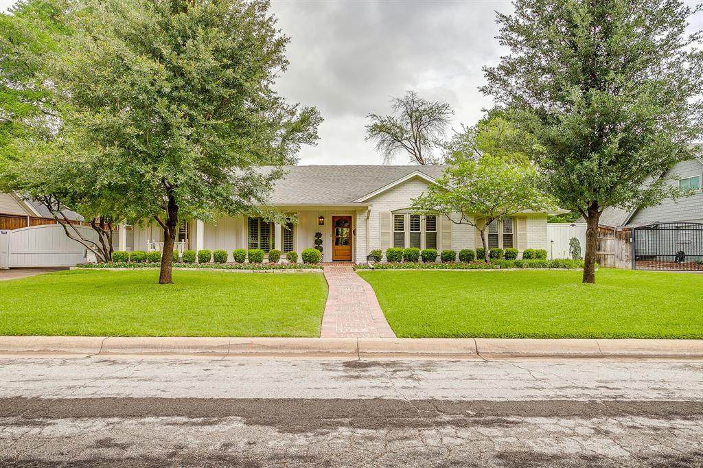 4208 Glenwood Drive - Photo 1