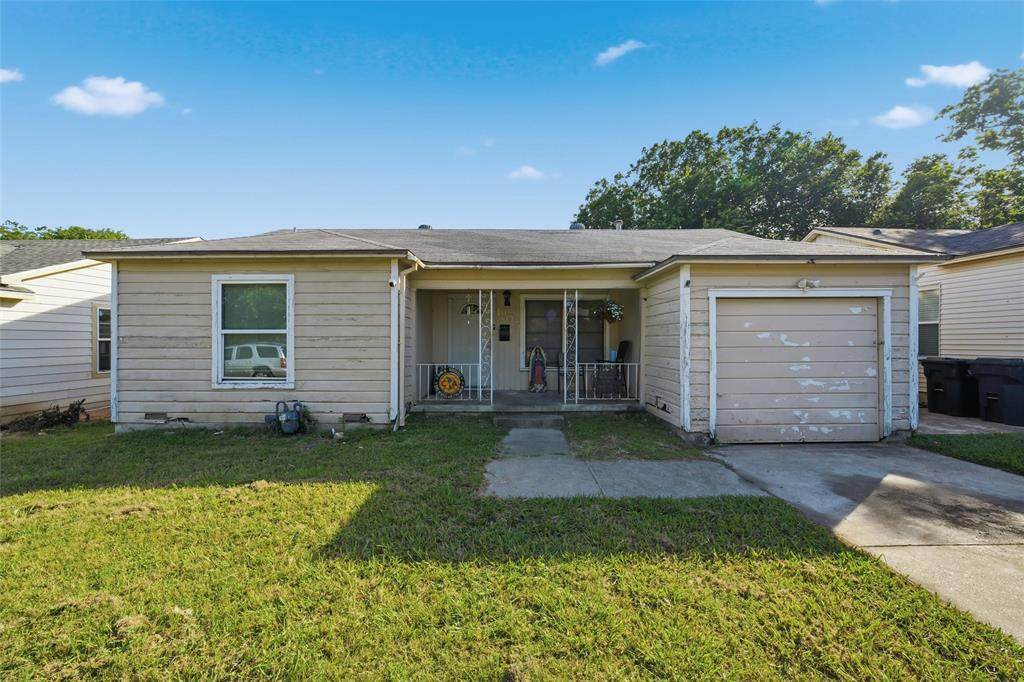 1905 Bell Street - Photo 1