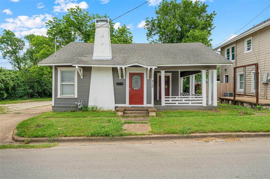 512 Herring Avenue - Photo 1