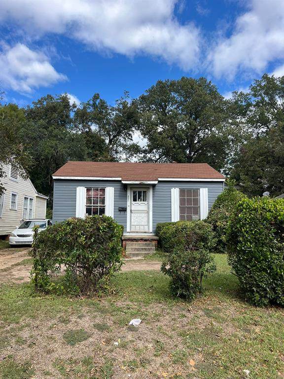 3536 Darien Street - Photo 1