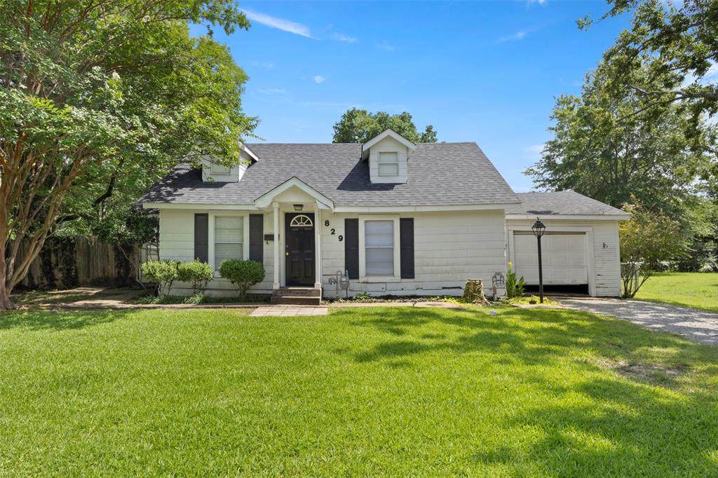 829 9th Street - Photo 1