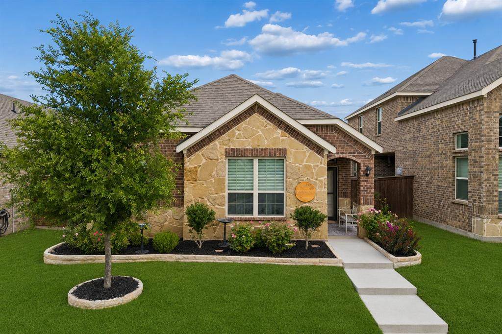 1537 Princeton Drive - Photo 1