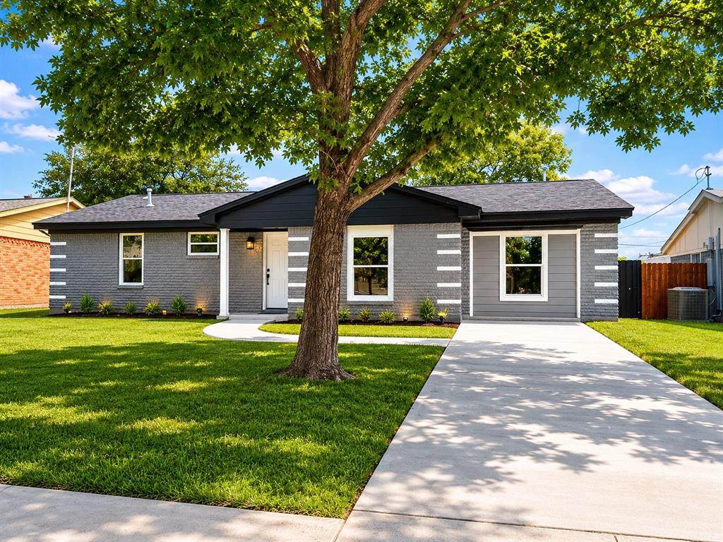 2710 Eastbrook Drive - Photo 1