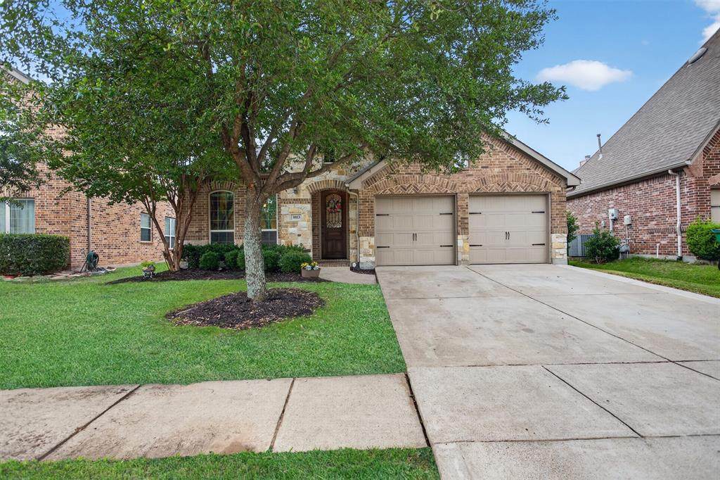 1013 Somerset Circle - Photo 1
