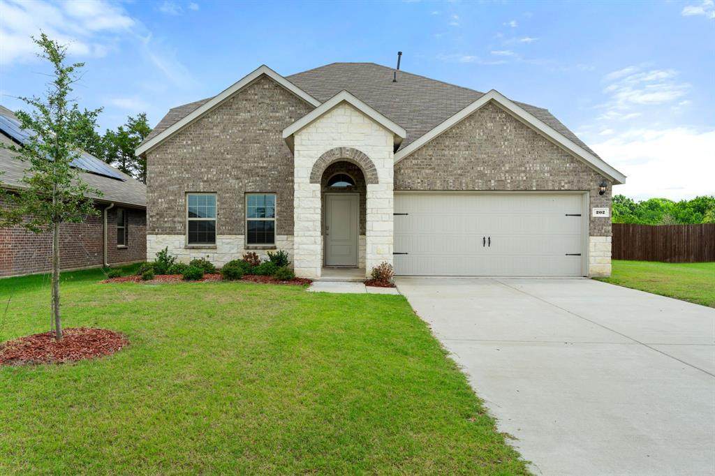 202 Ashbrook Drive - Photo 1