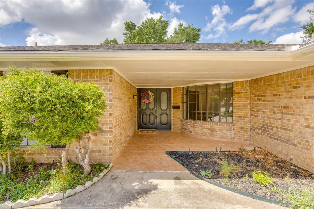 4424 Foxfire Way - Photo 1
