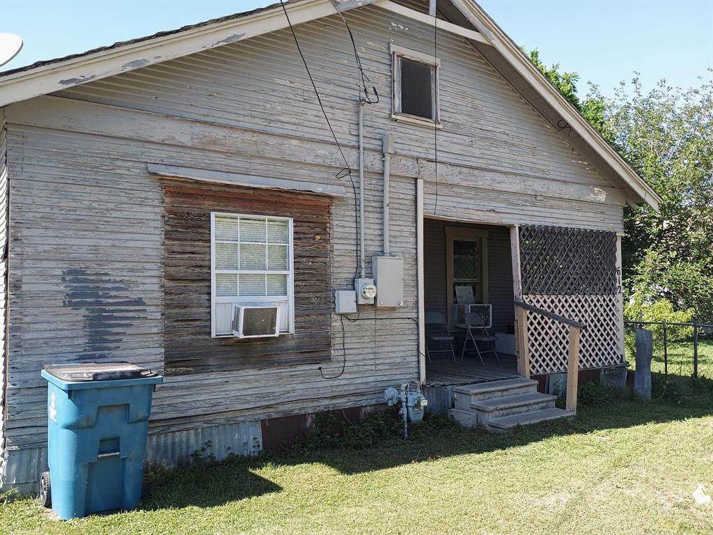 612 16th Avenue - Photo 1