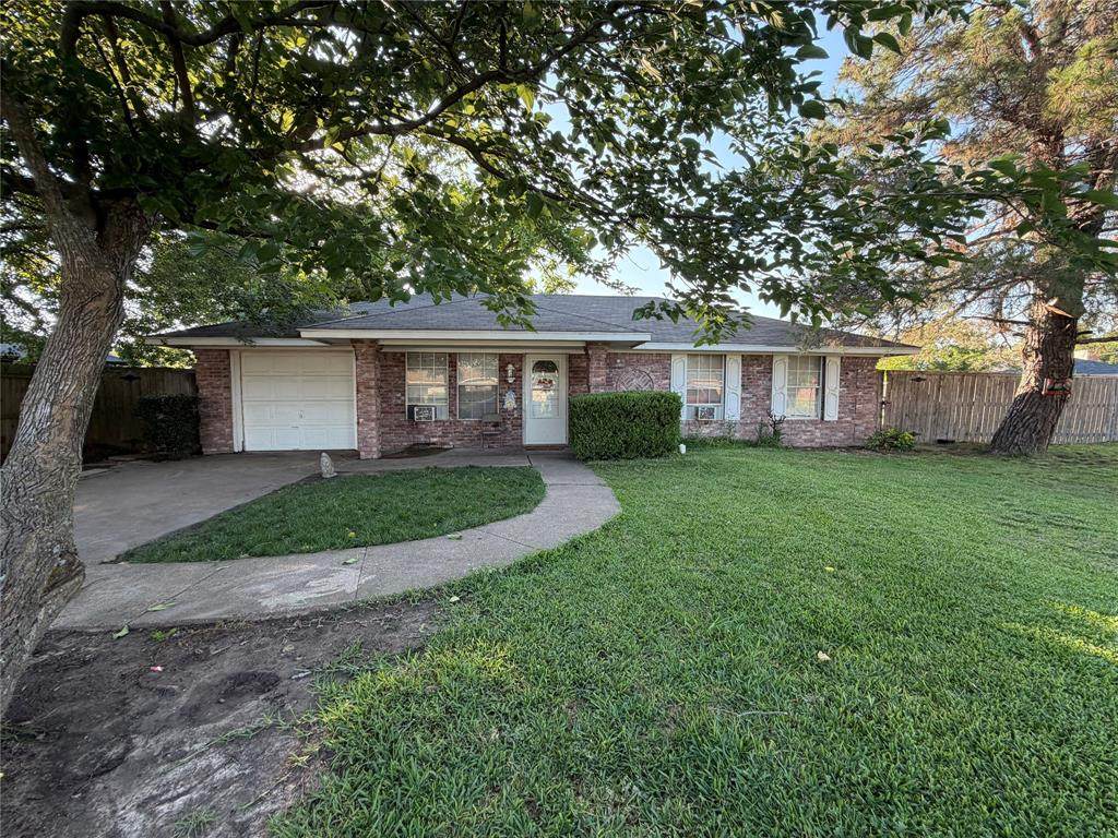 313 Fox Run - Photo 1