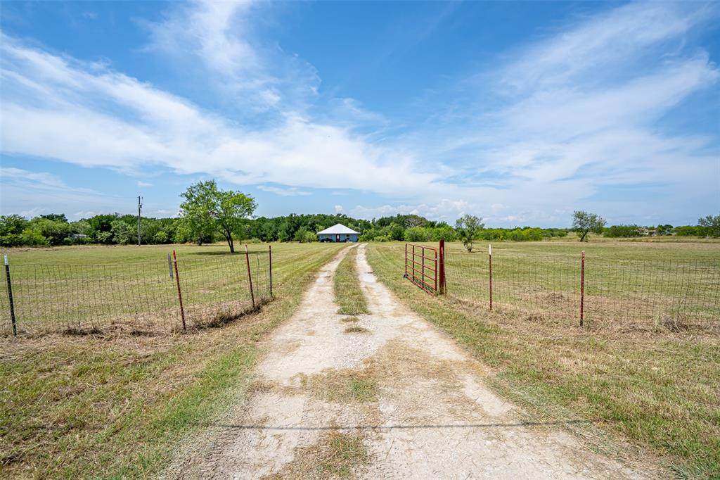 166 Private Road 1404 - Photo 1