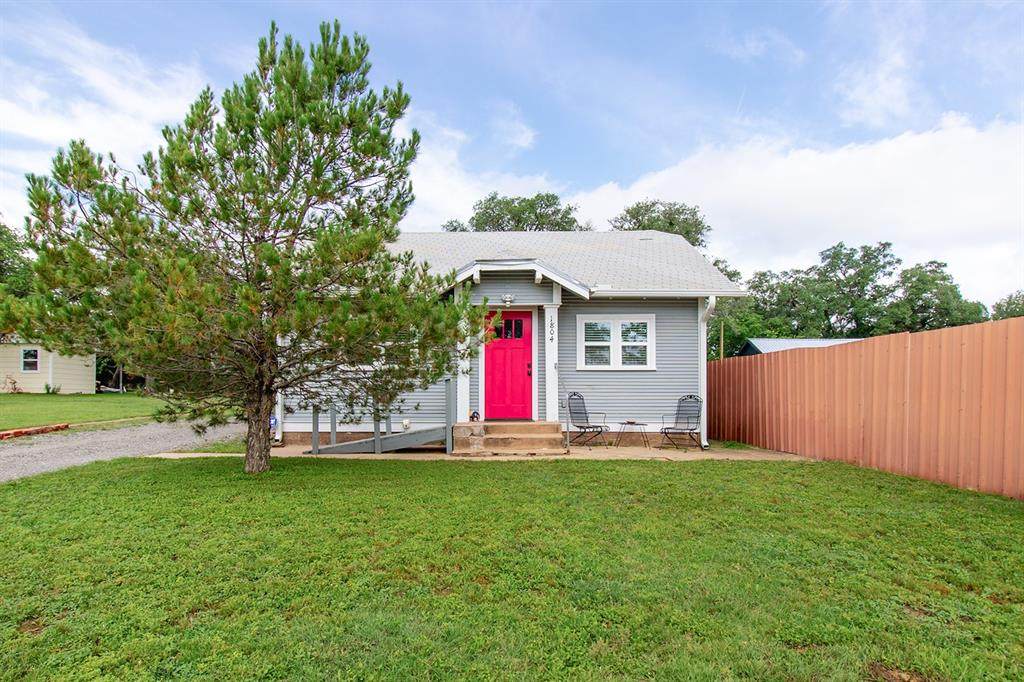 1804 Oak - Photo 1