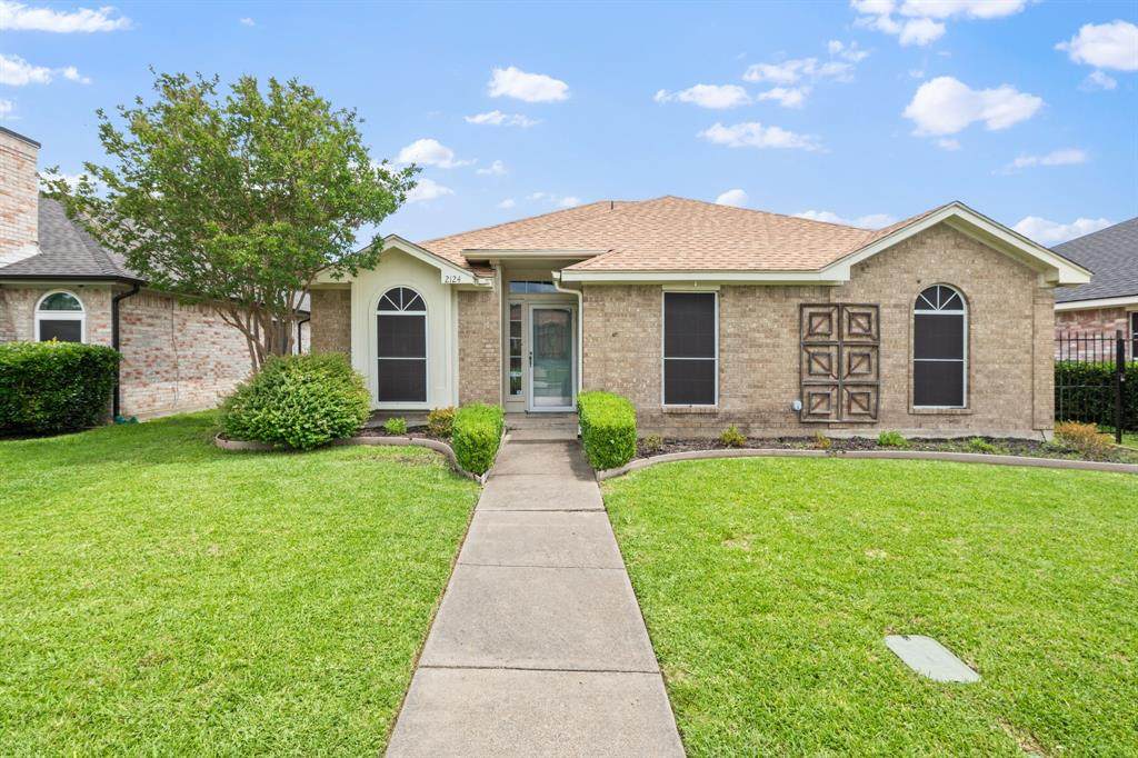 2124 Emerald Oaks - Photo 1