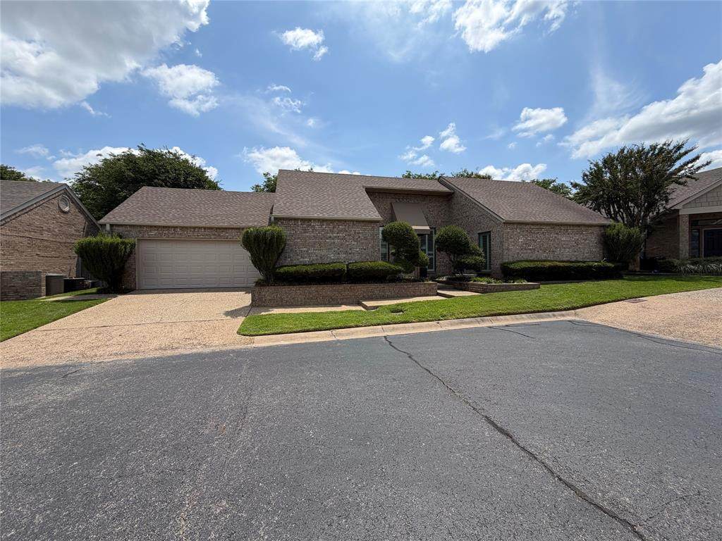 913 Wicket Court - Photo 1