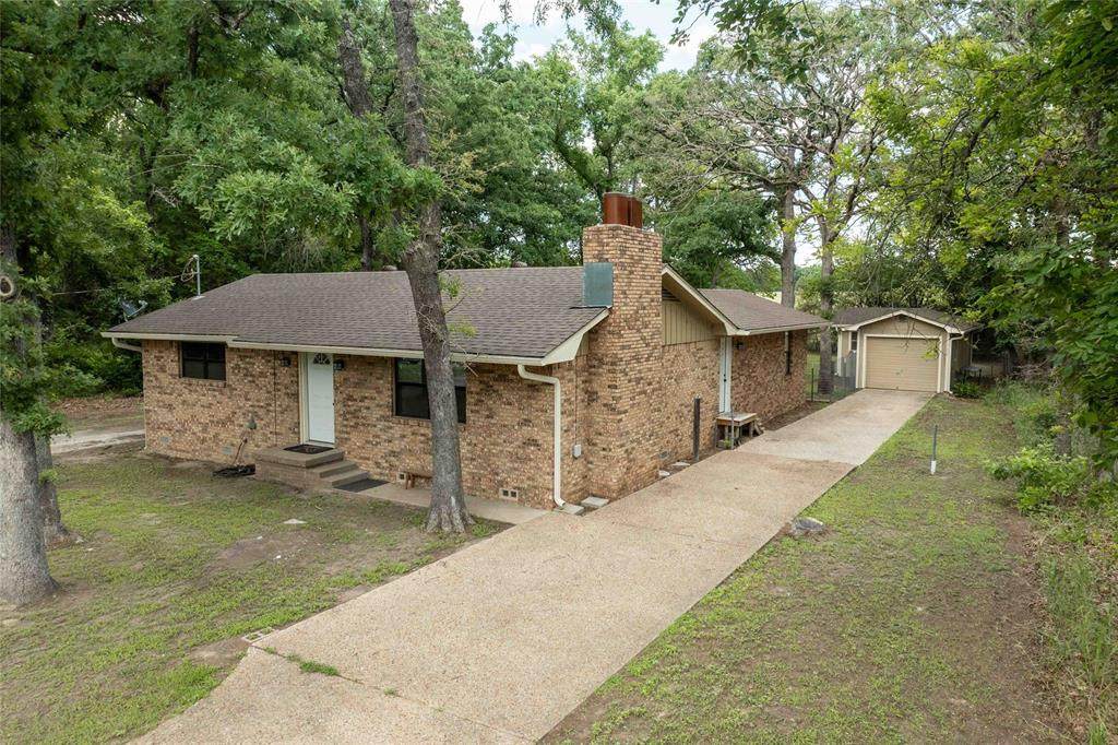 530 Holly Glen - Photo 1
