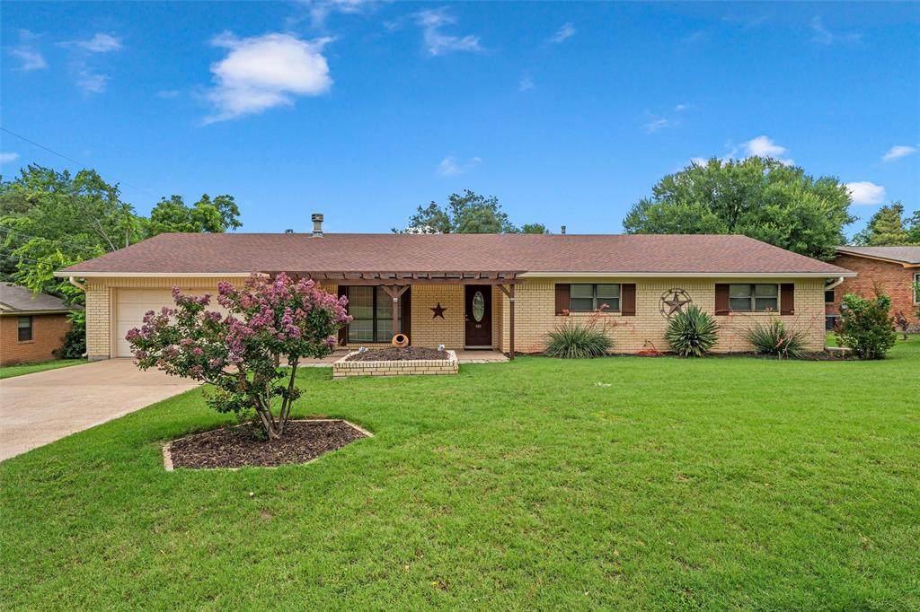 733 Arliss Drive - Photo 1