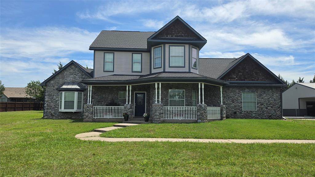 496 Brandon Way - Photo 1