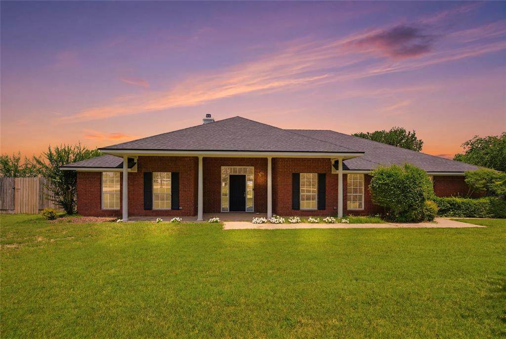 693 Mclaughlin Road - Photo 1