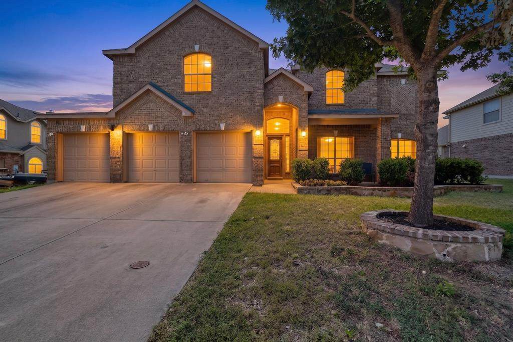 914 Hidden Lakes Drive - Photo 1
