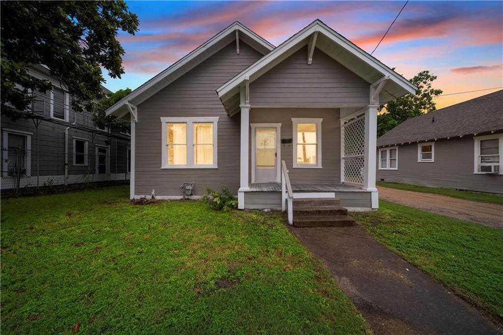 400 Live Oak Street - Photo 1