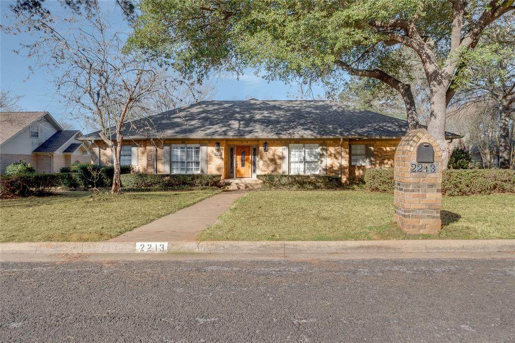 2213 Melissa Drive - Photo 1