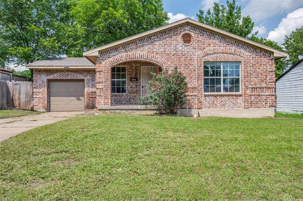 2351 Kingswood Drive - Photo 1