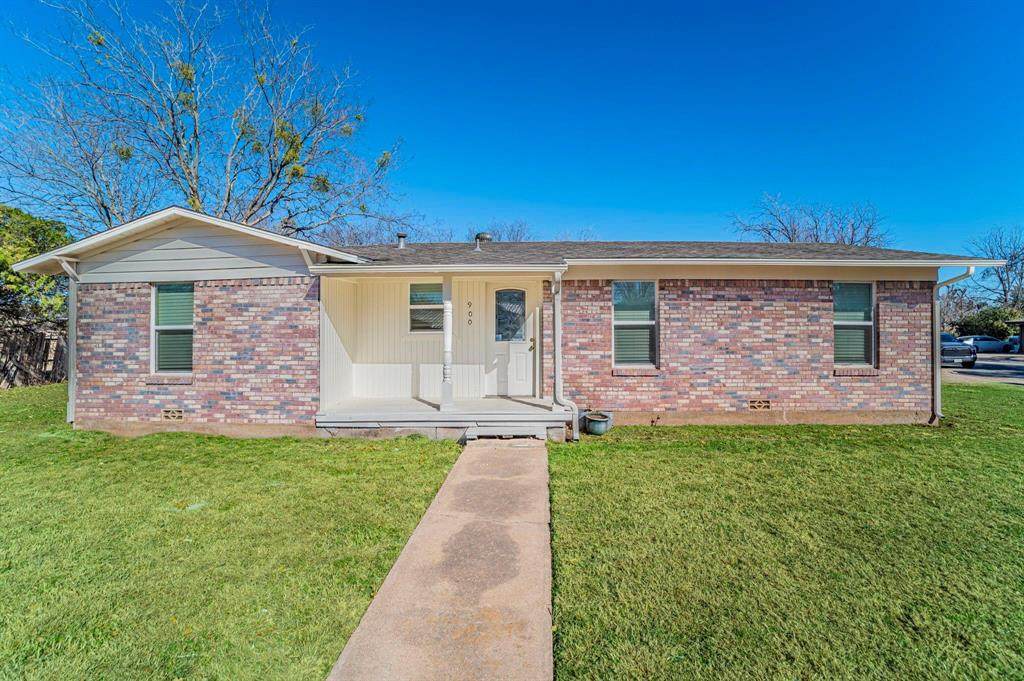 900 Elizabeth Boulevard - Photo 1