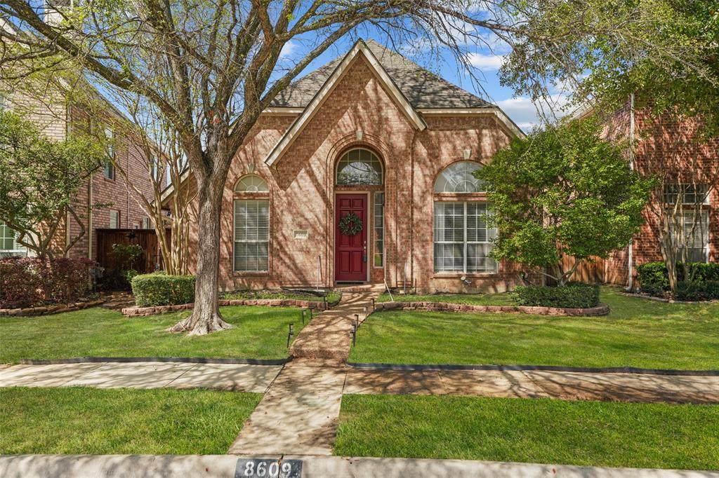 8609 Old Oak Drive - Photo 1