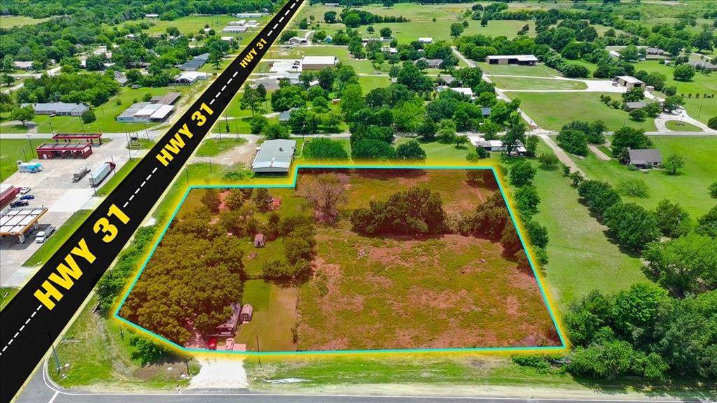 102 Highway 31 - Photo 1