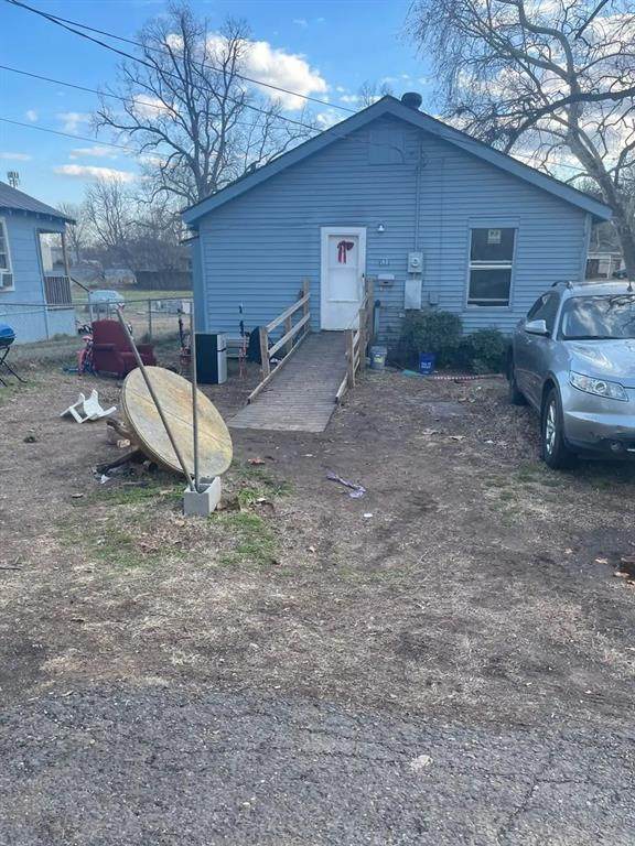 611 Montgomery Street - Photo 1