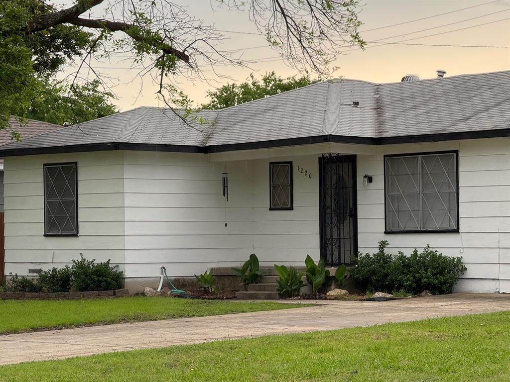 1220 Westmoreland Drive - Photo 1