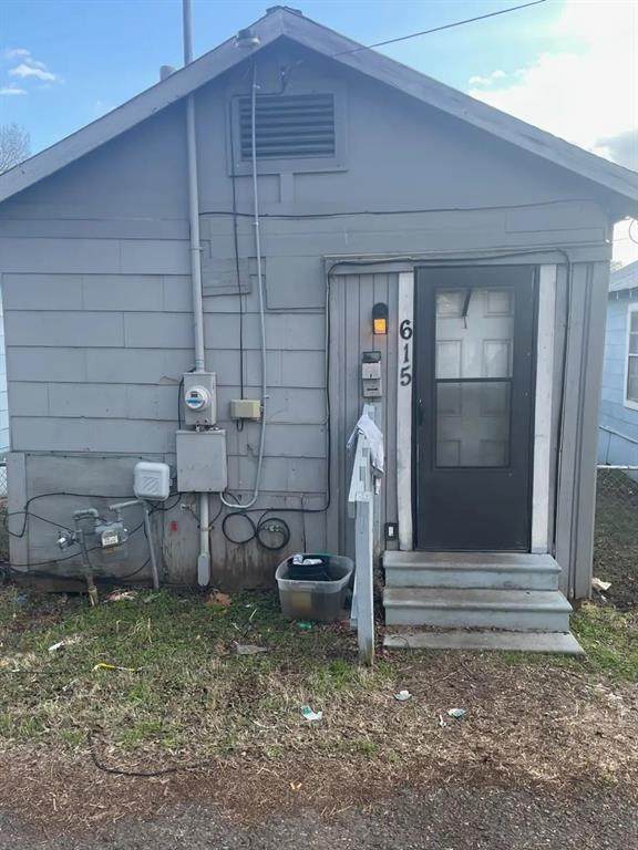 615 Montgomery Street - Photo 1