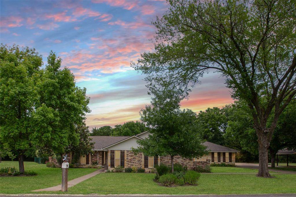 107 Oak Creek Lane - Photo 1