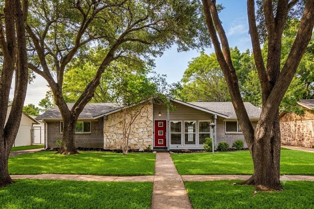 433 Sandy Trail - Photo 1