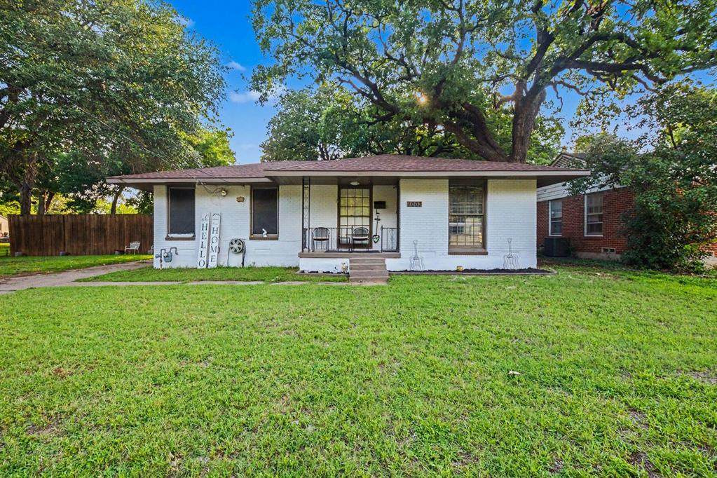 1003 Ash Street - Photo 1
