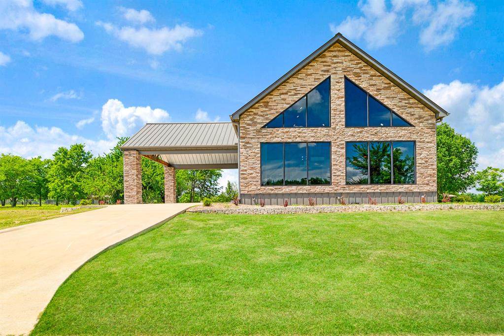 209 Helena Drive - Photo 1
