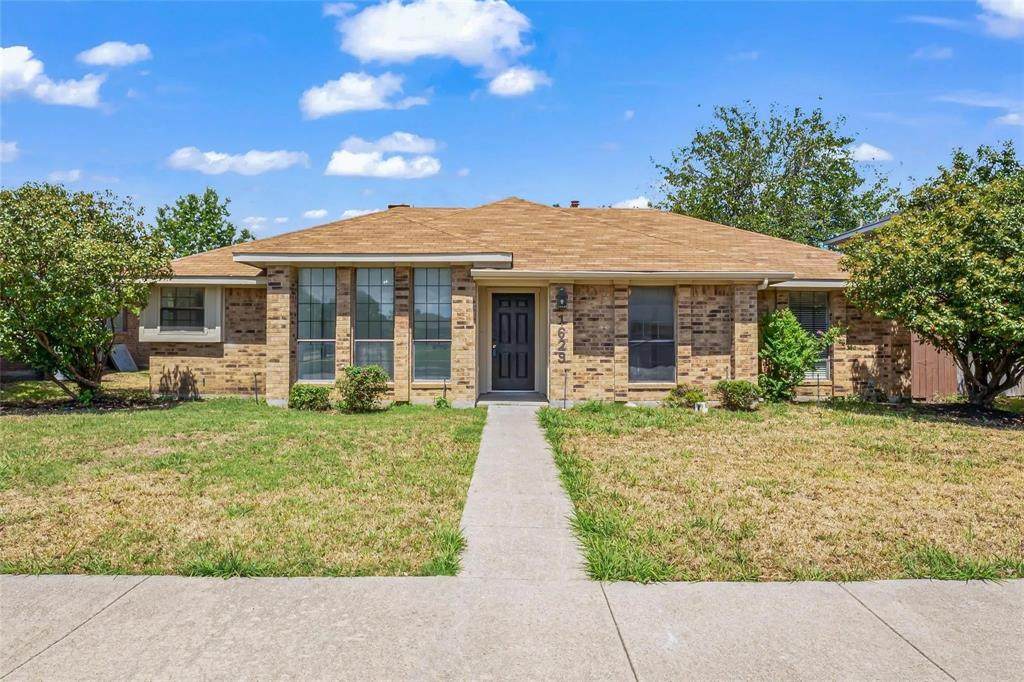 1629 Glencairn Lane - Photo 1