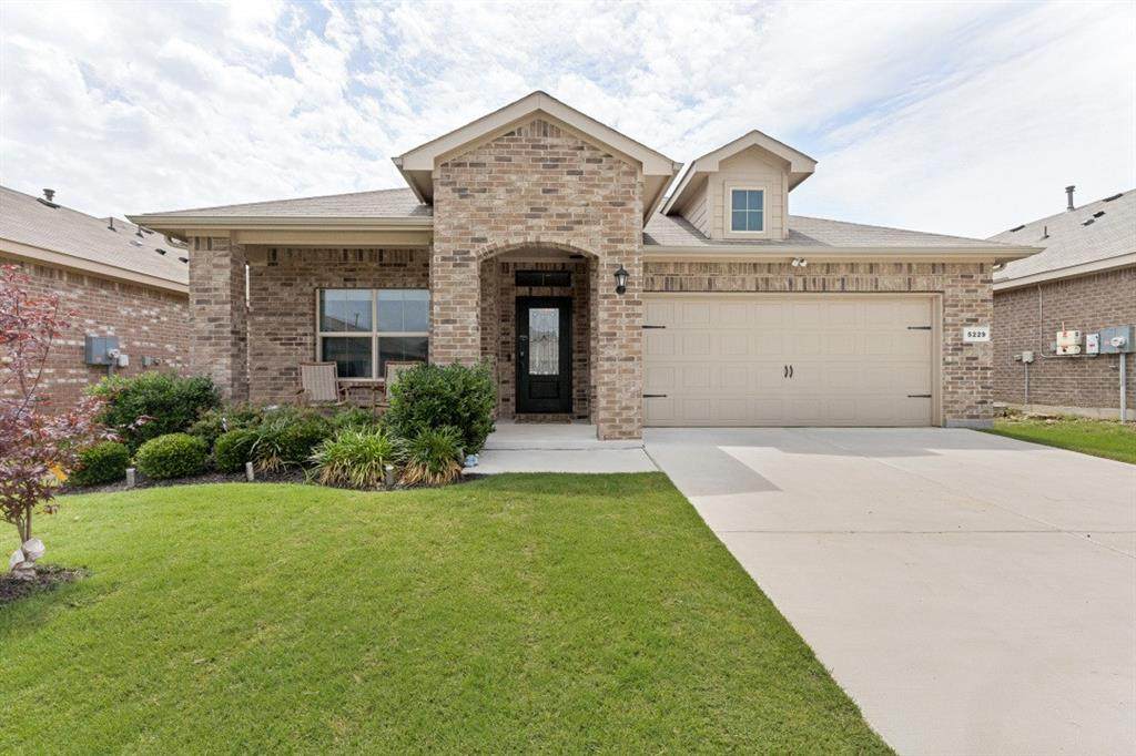 5229 Blue Night Drive - Photo 1