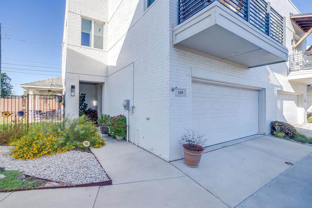 109 Crossroads Circle - Photo 1