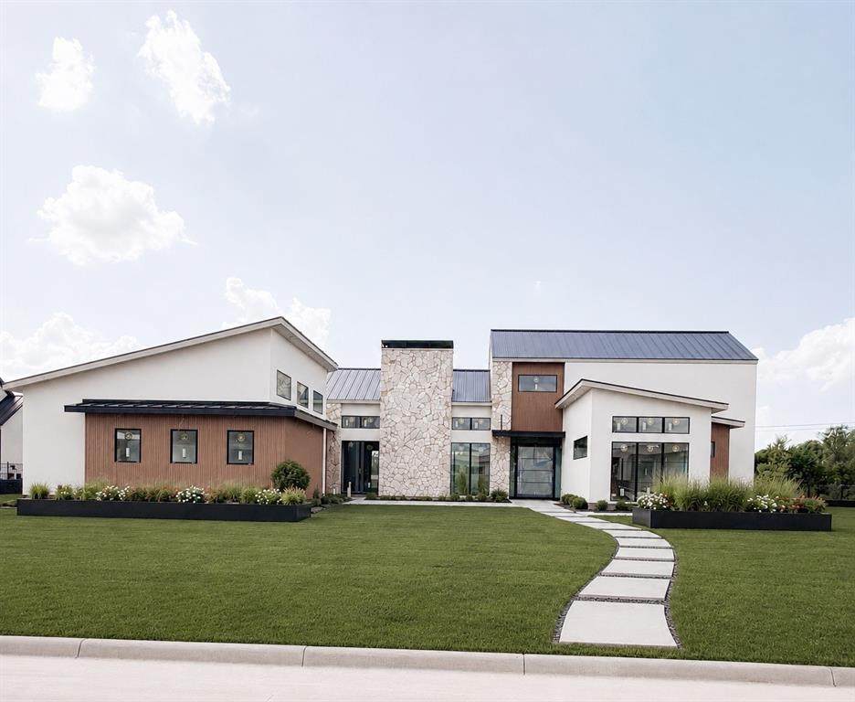 319 Longview Place - Photo 1