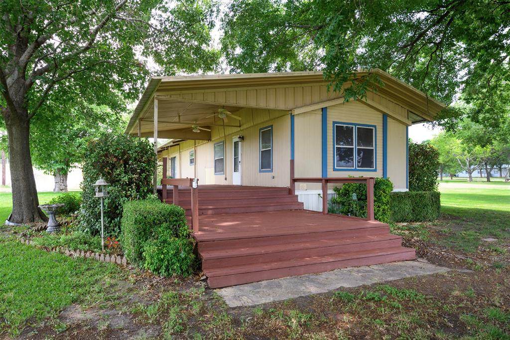 333 Private Road 1520 - Photo 1