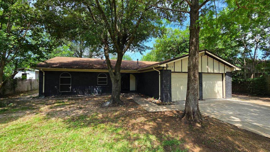 713 Spears Street - Photo 1