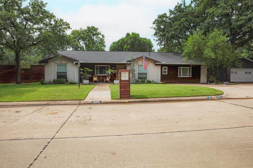 609 Hillside Road - Photo 1